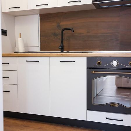 "Middlenest" Central Apartment Tiranë Eksteriør bilde